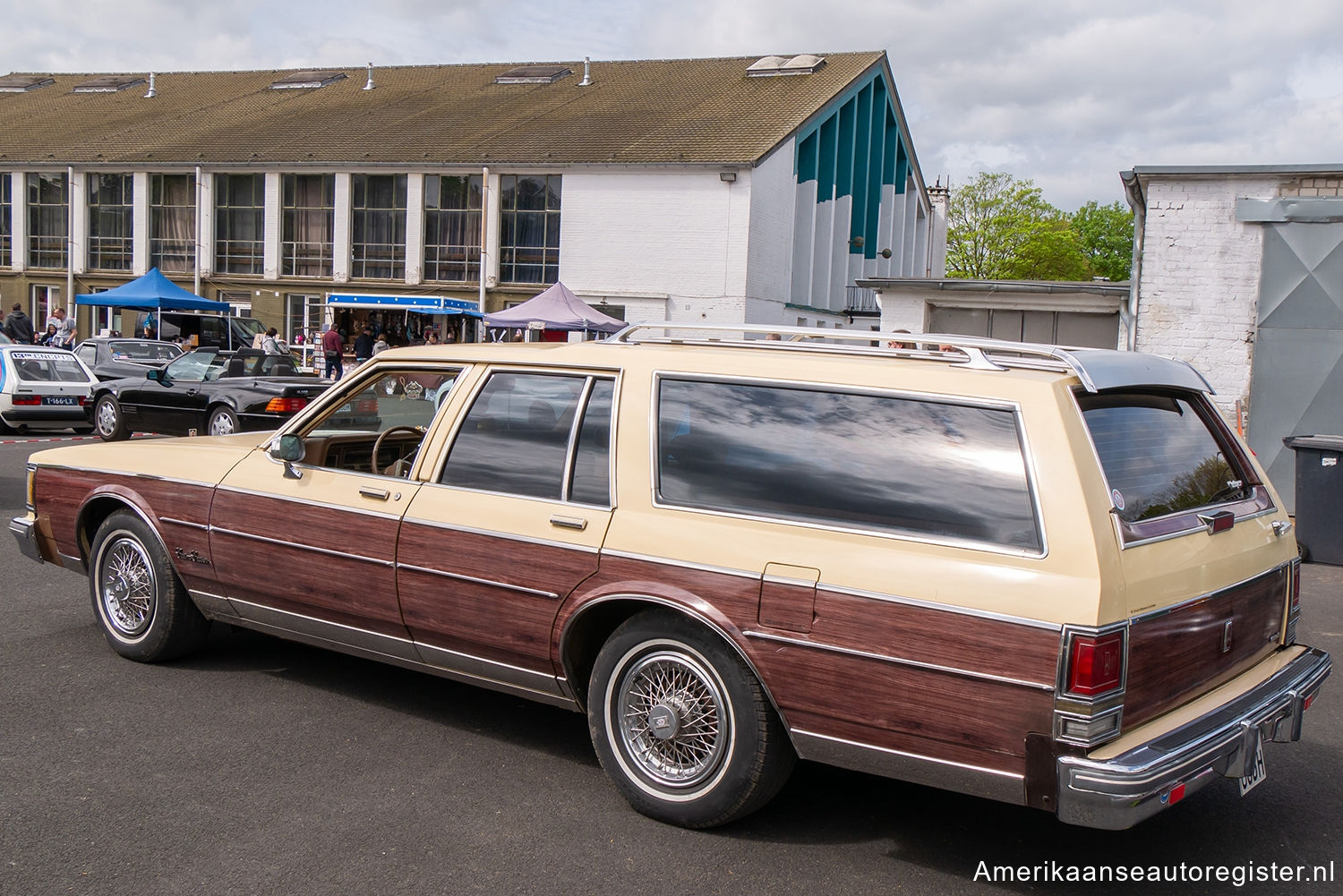 Oldsmobile Custom Cruiser uit 1986